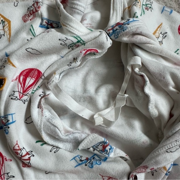 Finn + Emma | When Pigs Fly Front Button Footie | Size 9-12 months - Picture 5 of 6